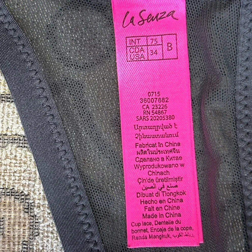 La Senza Beyond Sexy Push-up Bra 34B. Crystal Details. - Picture 10 of 13